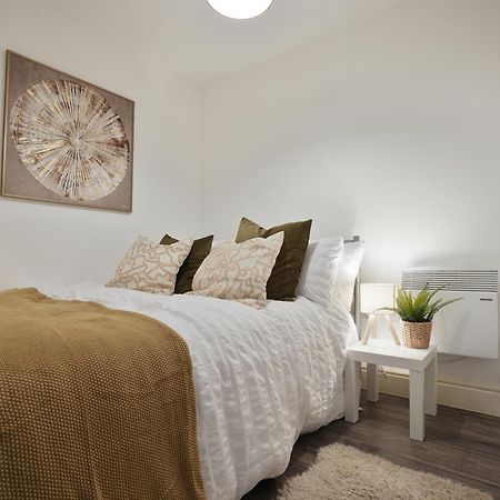 Elegant One Bedroom Apartment In Sheffield By Eason Stays, Ideal For Business Travellers And Weekend Getaways, With Free Parking! Eksteriør bilde